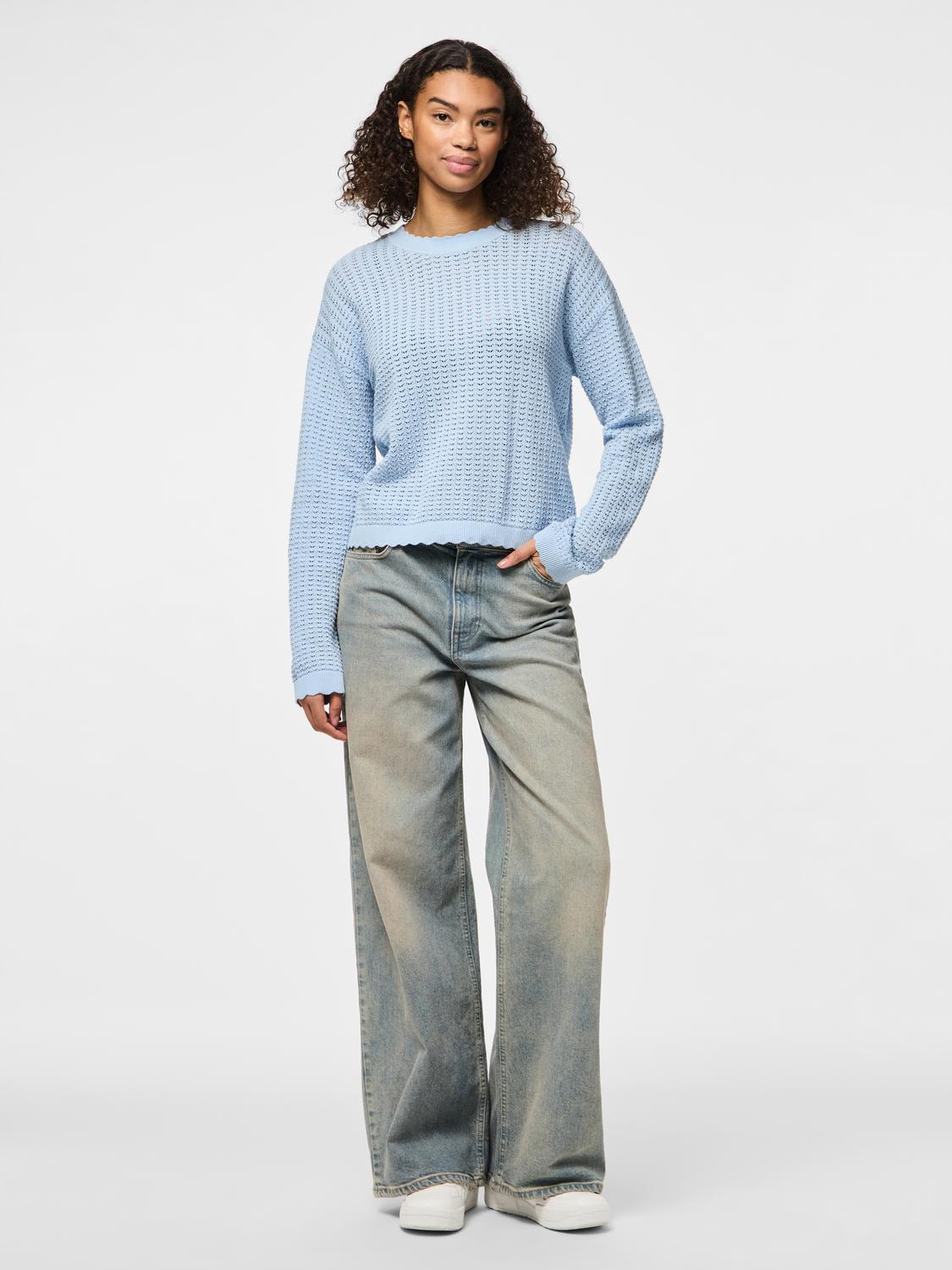 model_shot-front_full